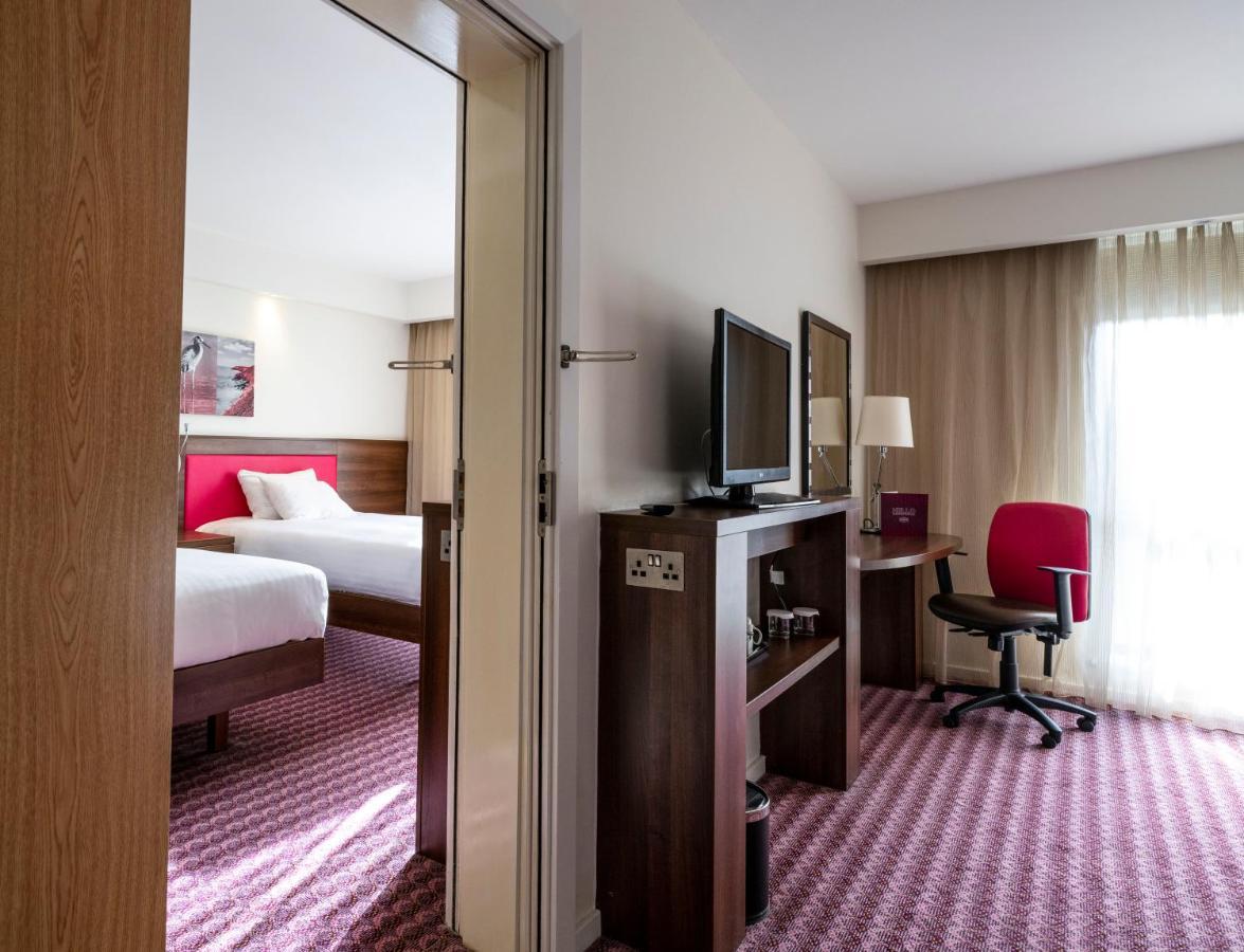 Hampton By Hilton Exeter Airport Hotel Woodbury Bagian luar foto