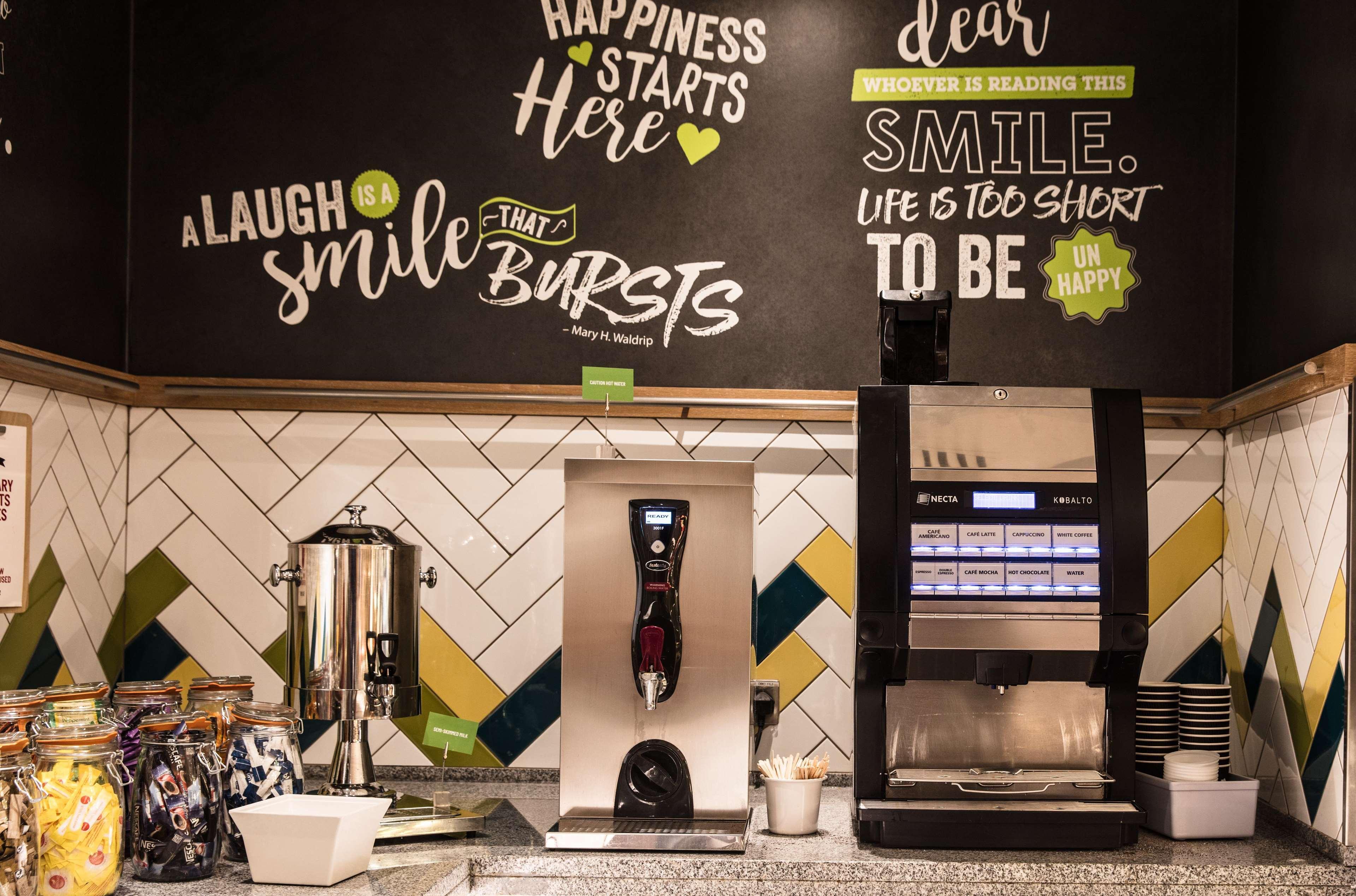 Hampton By Hilton Exeter Airport Hotel Woodbury Bagian luar foto