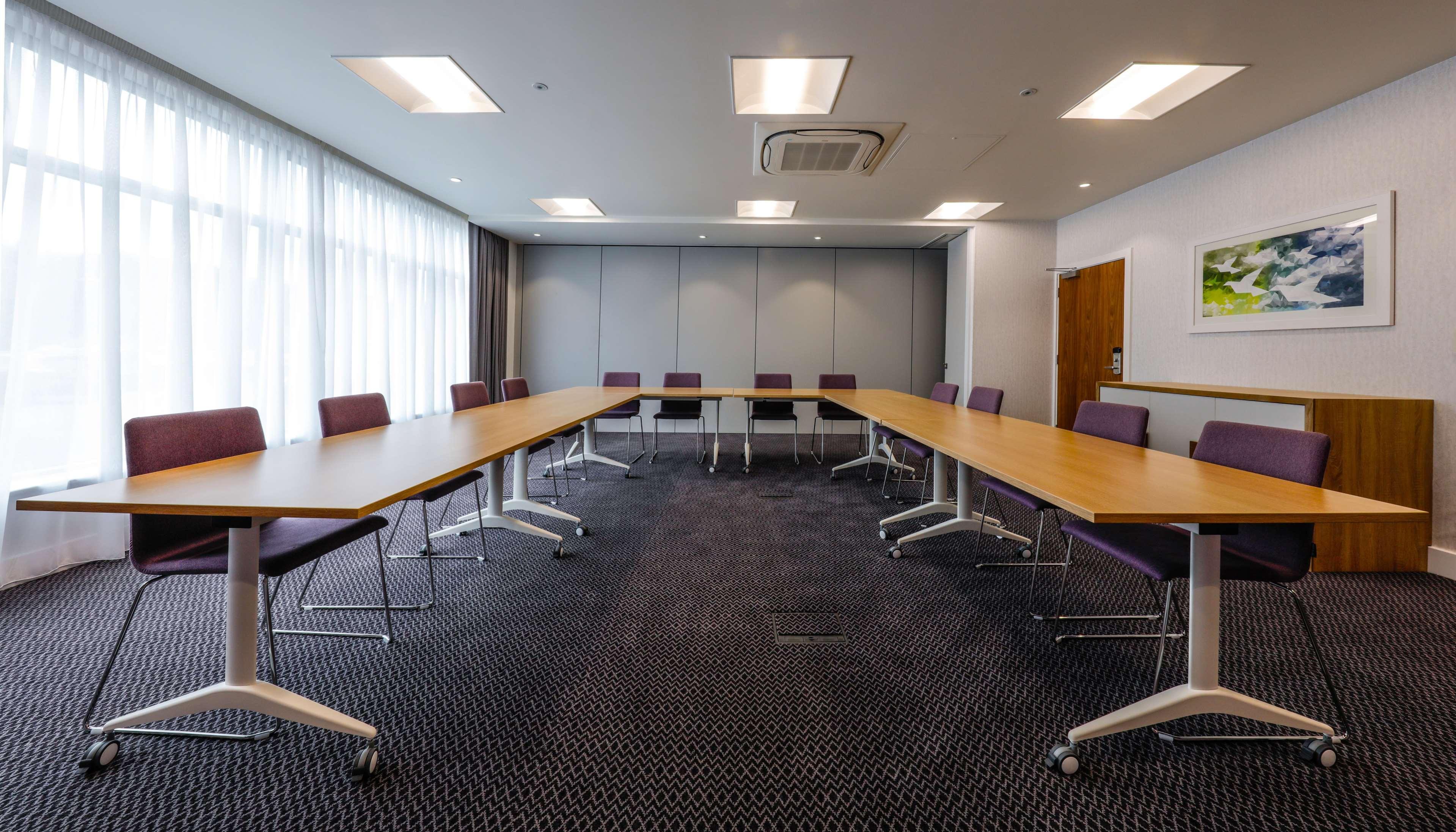 Hampton By Hilton Exeter Airport Hotel Woodbury Bagian luar foto