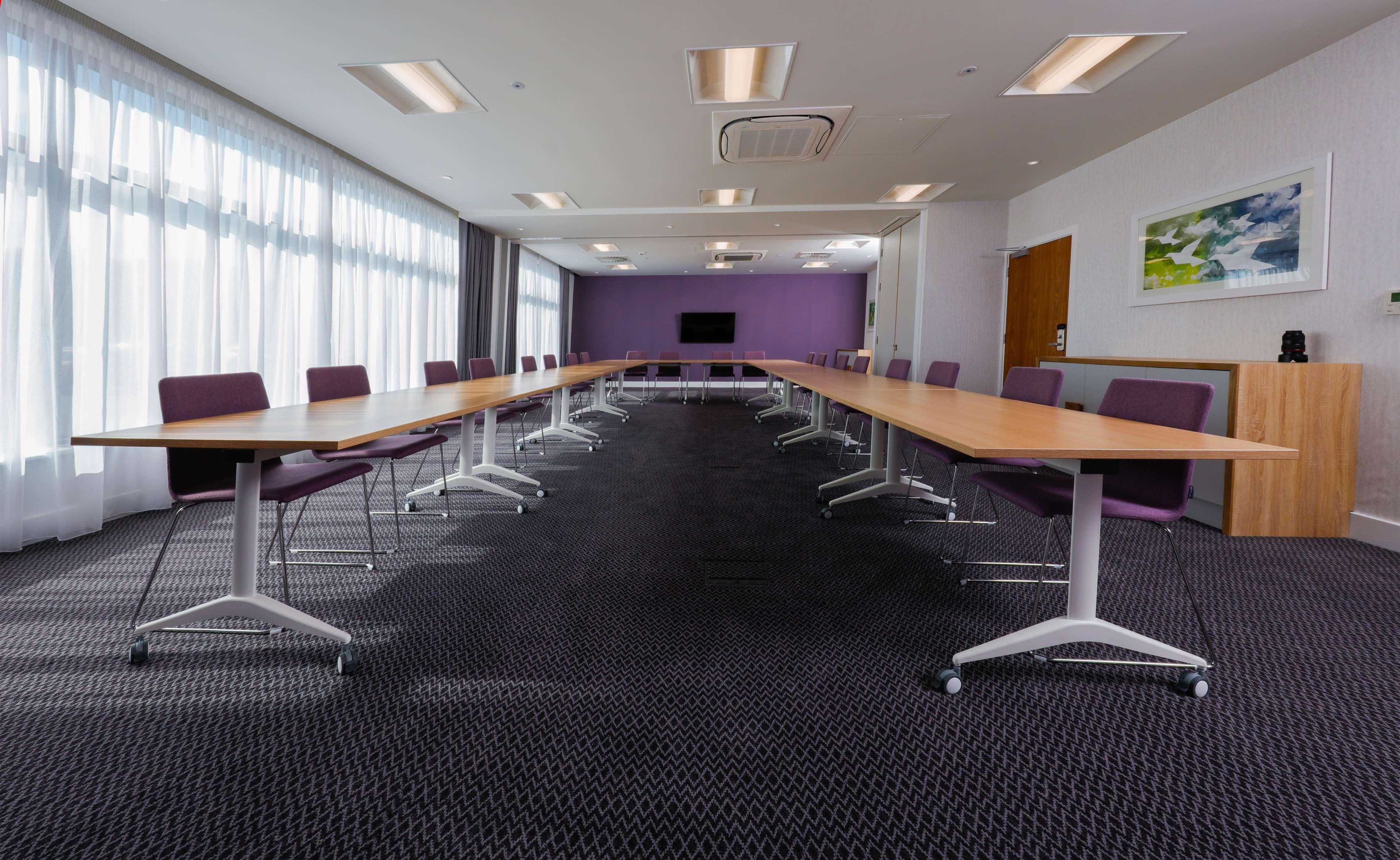 Hampton By Hilton Exeter Airport Hotel Woodbury Bagian luar foto