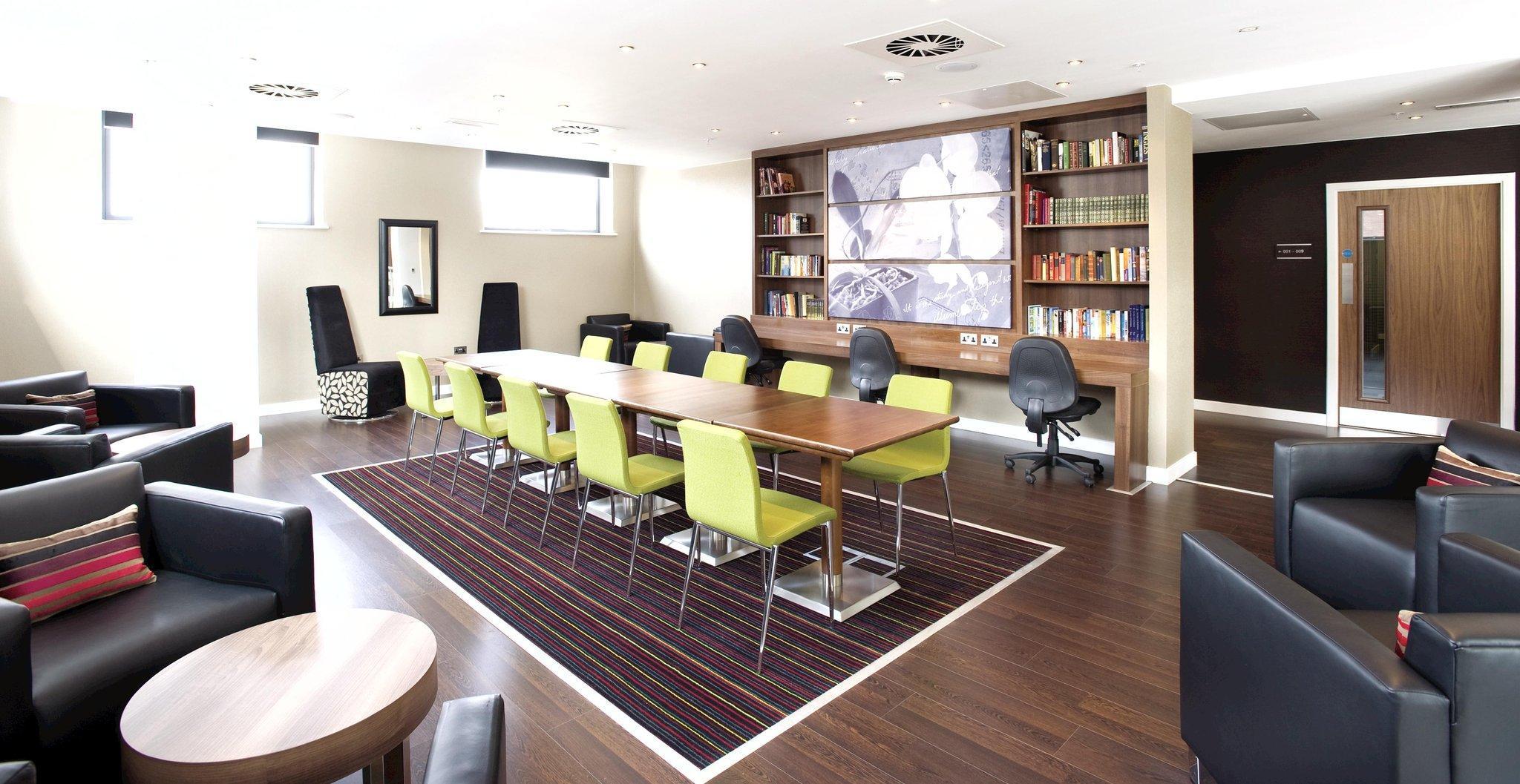 Hampton By Hilton Exeter Airport Hotel Woodbury Bagian luar foto