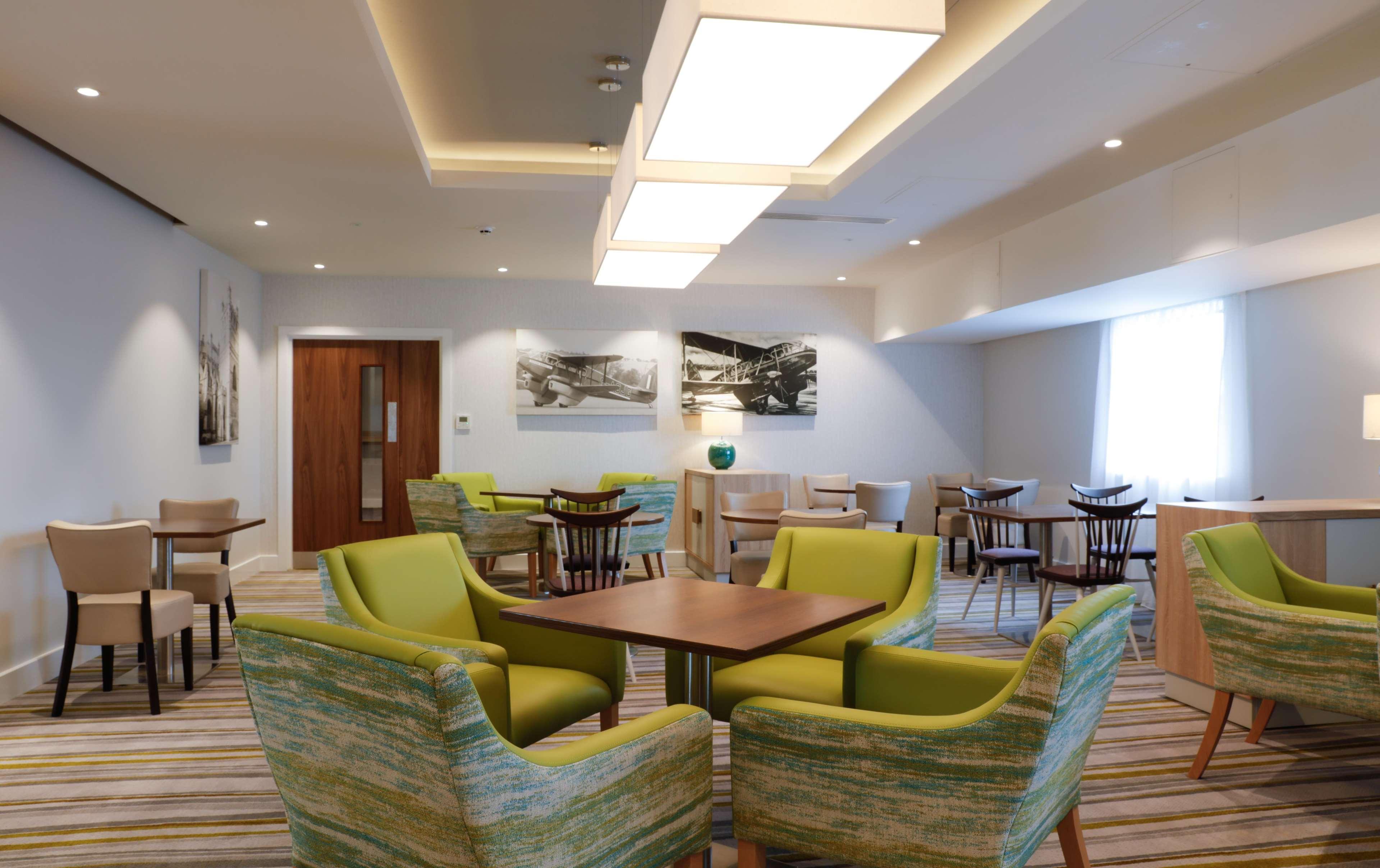 Hampton By Hilton Exeter Airport Hotel Woodbury Bagian luar foto