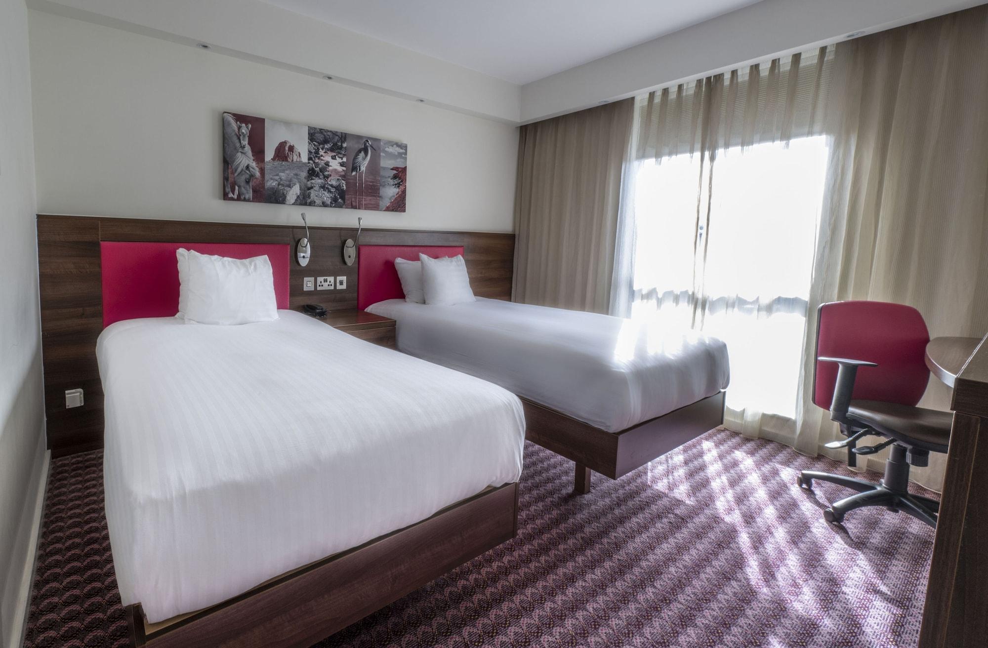 Hampton By Hilton Exeter Airport Hotel Woodbury Bagian luar foto