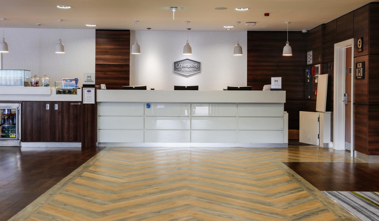 Hampton By Hilton Exeter Airport Hotel Woodbury Bagian luar foto