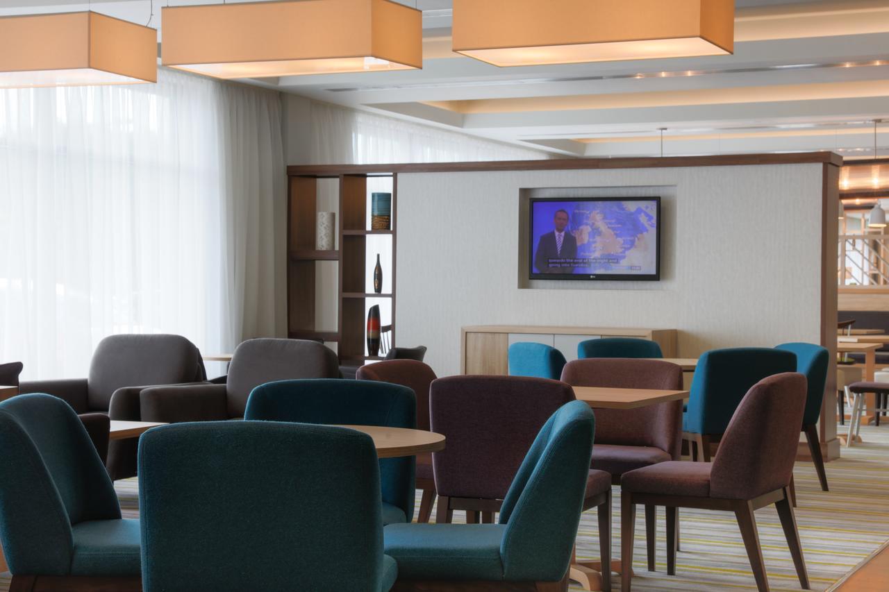 Hampton By Hilton Exeter Airport Hotel Woodbury Bagian luar foto