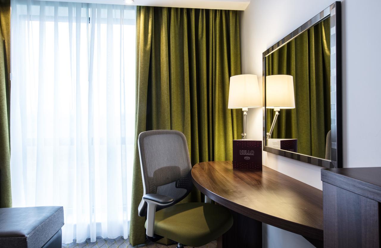 Hampton By Hilton Exeter Airport Hotel Woodbury Bagian luar foto